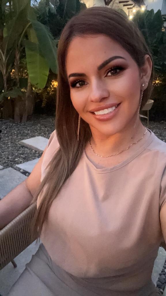 658033436: Chica busca chico en Sevilla