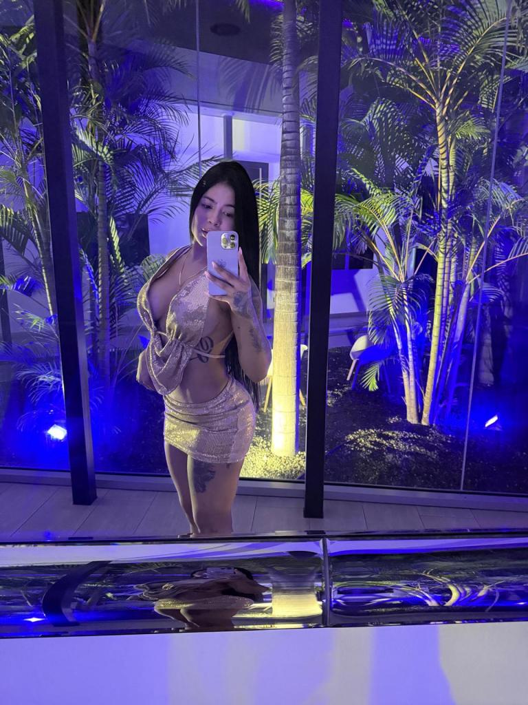 607352186: Chica busca chico en Barcelona