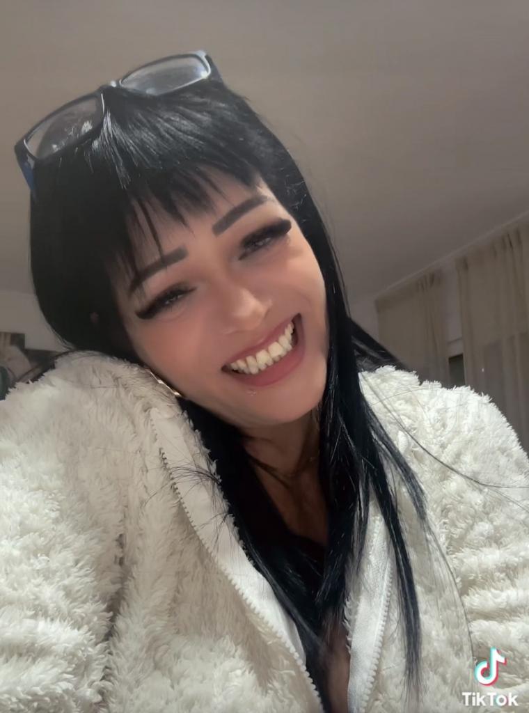 618457337: Chica busca chico en Málaga