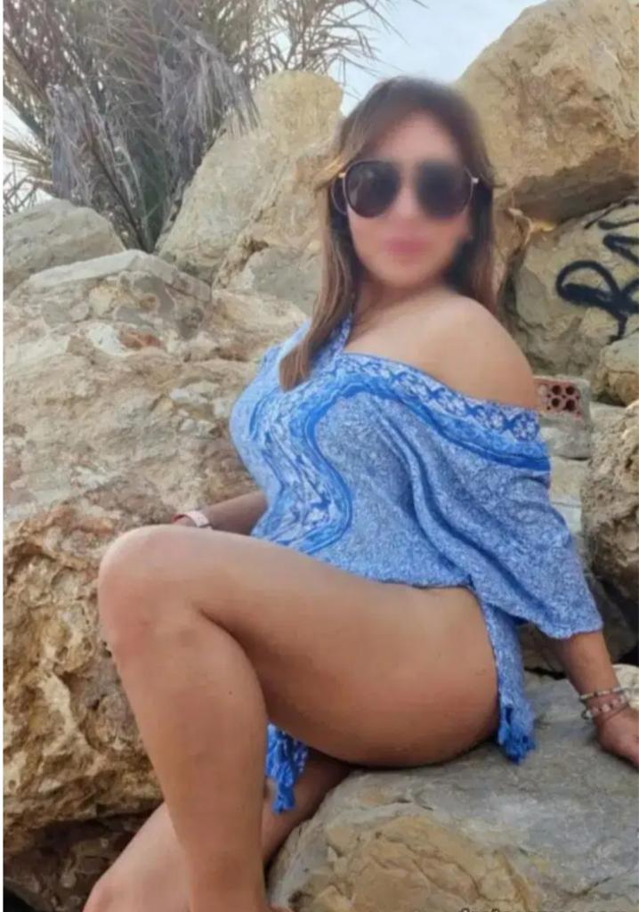 631717845: Chica busca chico en Barcelona