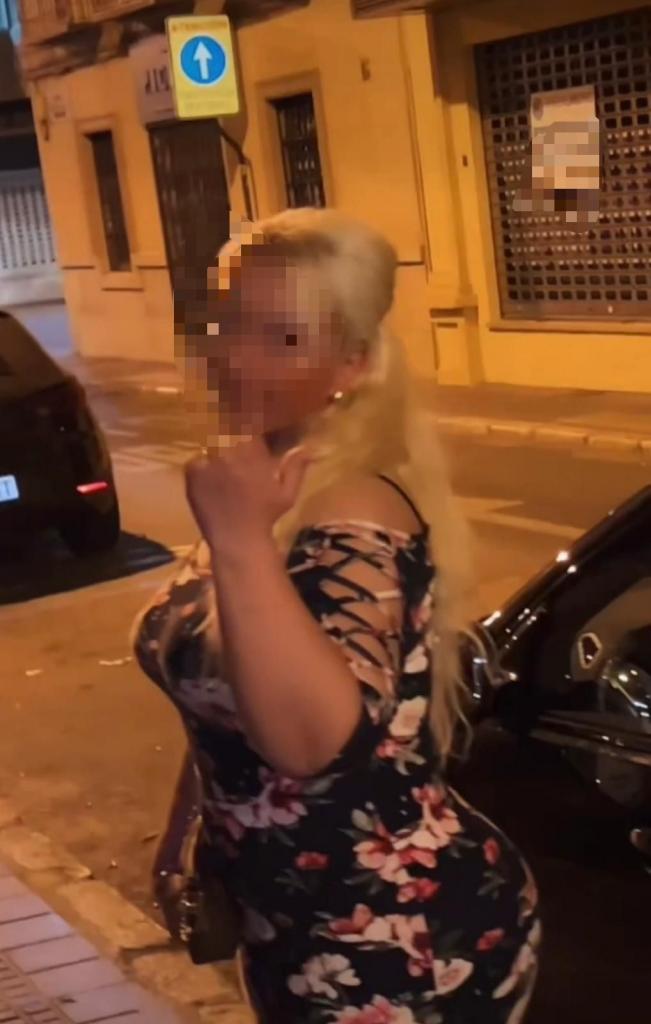 613773869: Chica busca chico en Cádiz