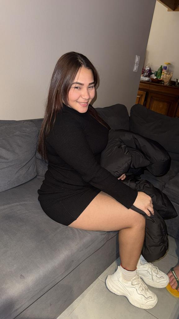 631086796: Chica busca chico en Barcelona