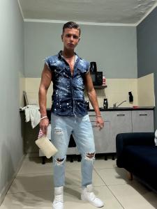 667620982: Chico busca chica en Barcelona