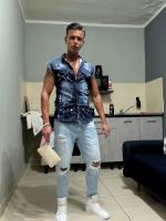 667620982: Chico busca chica en Barcelona