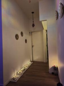 611701886: Chica busca chico en Madrid