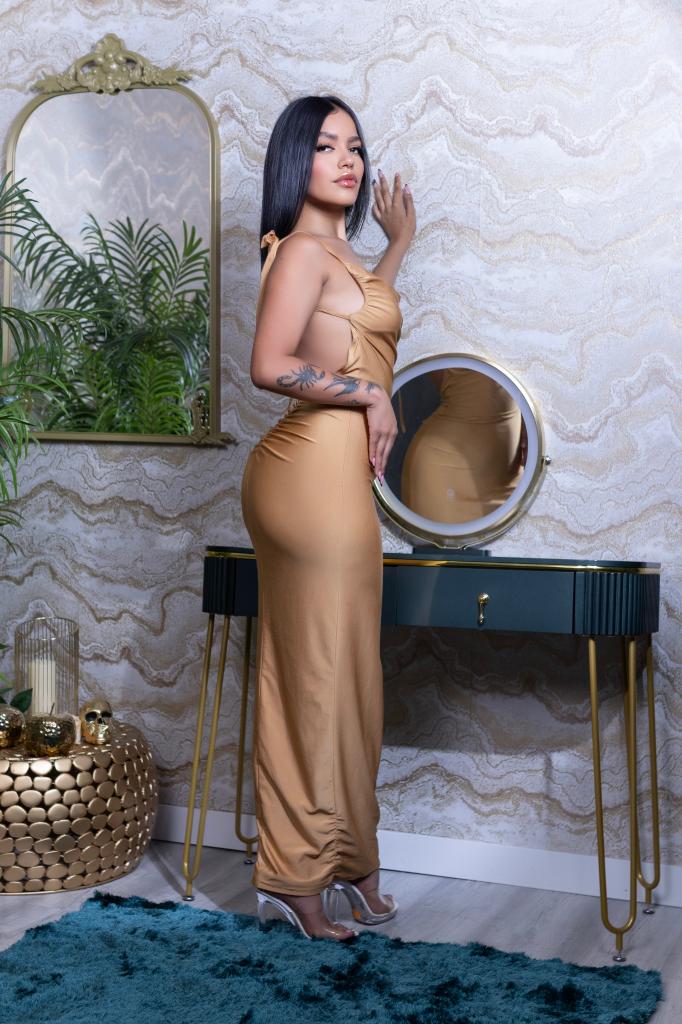 673368428: Chica busca chico en Barcelona