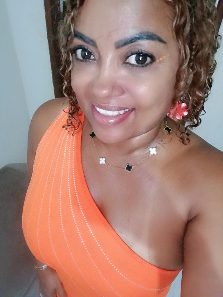 689739268: Chica busca chico en Zaragoza